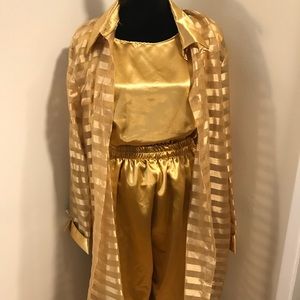 Vintage gold outfit